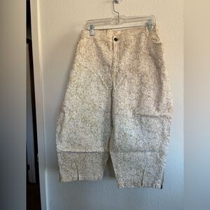 Catherines Cream and Tan Floral Capri Pants